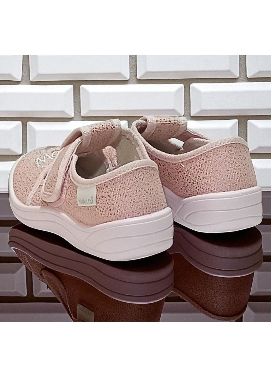 Розовые детские ортопедические для девочки сменная обувь в садик валди Waldi с вышивкой