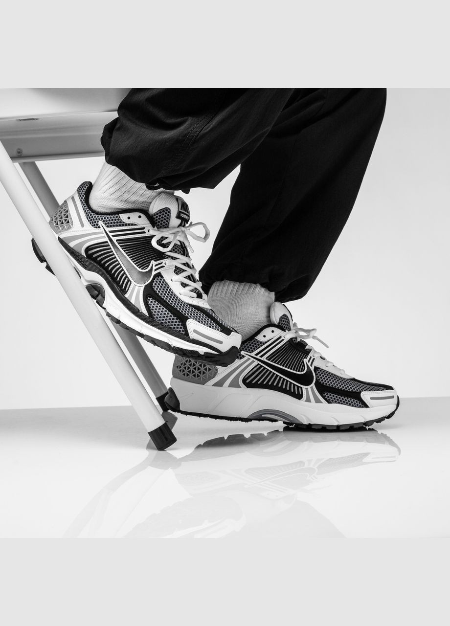 Белые демисезонные кроссовки мужские nike zoom vomero 5 grey ci1694 No Brand