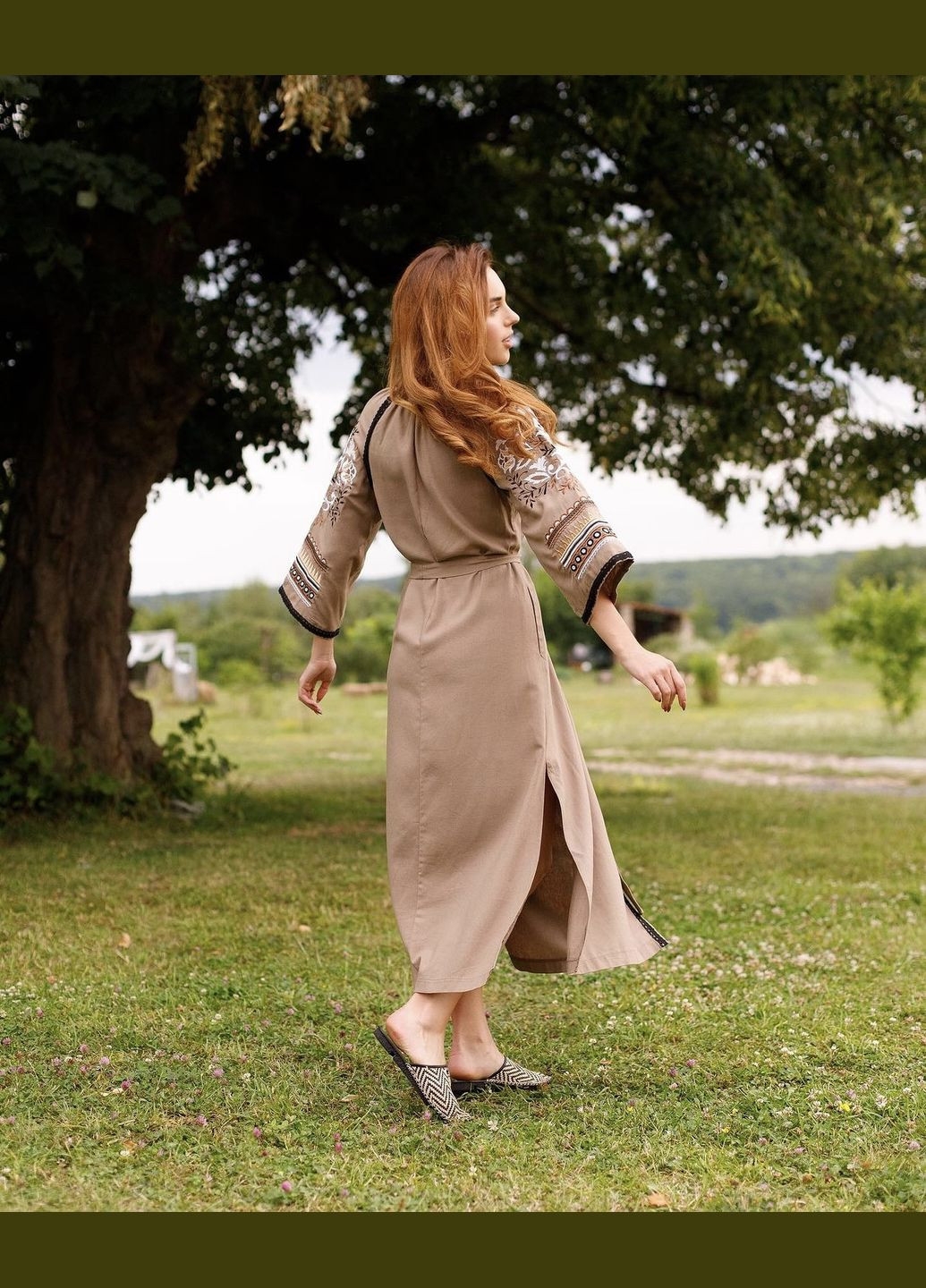 Коричневый зимний женское вышитое платье иеремия коричневое Galychanka 4606