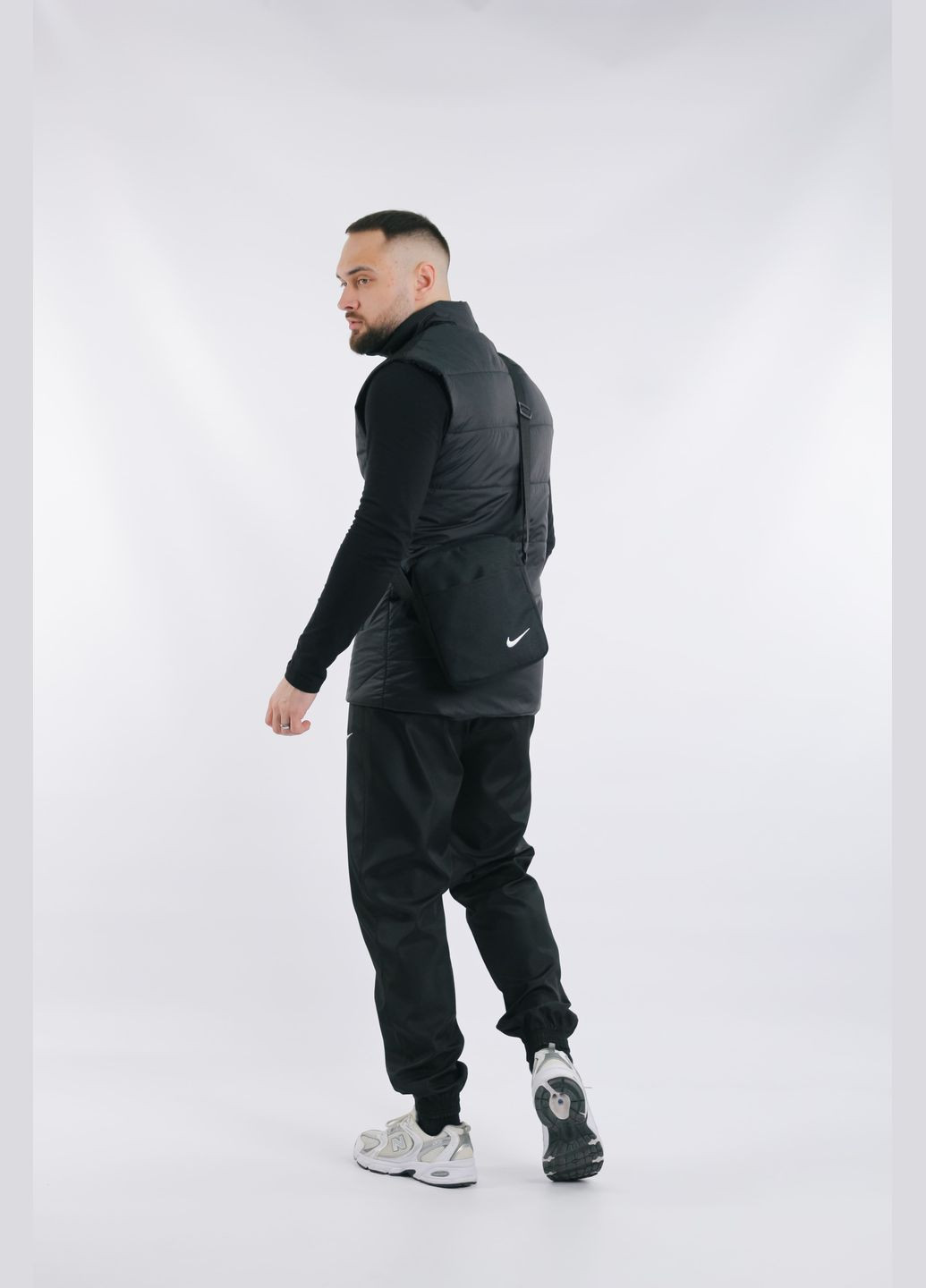 Черный демисезонный комплект мужской "clip": жилетка черная + штаны "president" черные. барсетка в подарок! No Brand