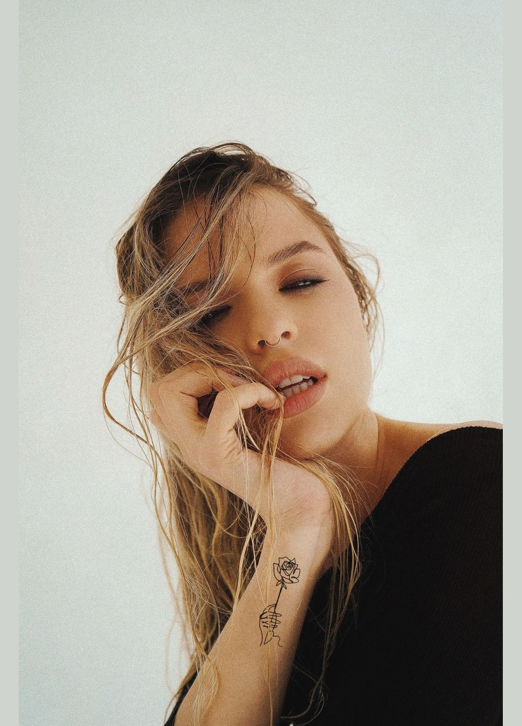 Временная водостойкая тату "Розы силуэт" No Brand (314809315)