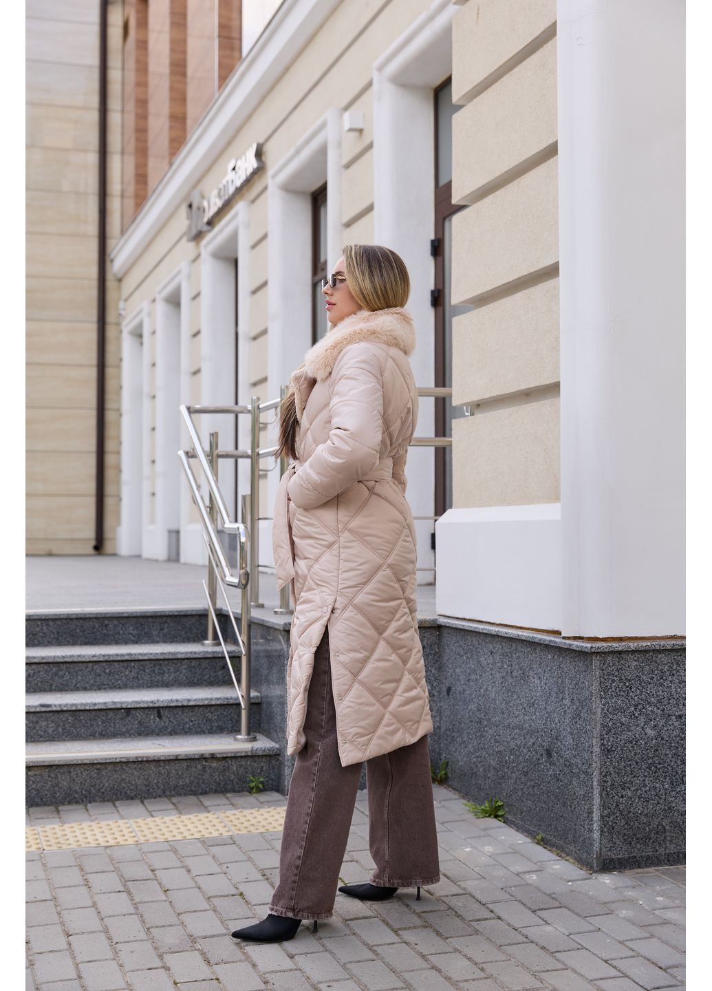 Бежеве зимнє Пальто MN