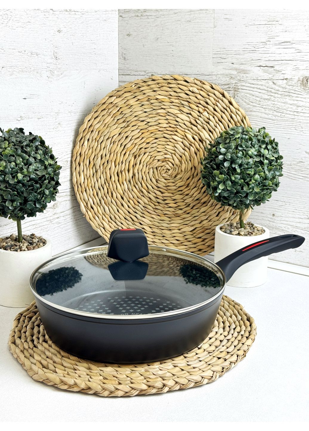 Сковорода глубокая 24 см с крышкой Black Space IN1024BS Intrendo (368587897)