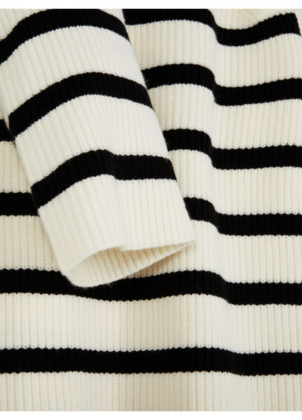 Молочний светр демісезон,молочний в смужку, Primark