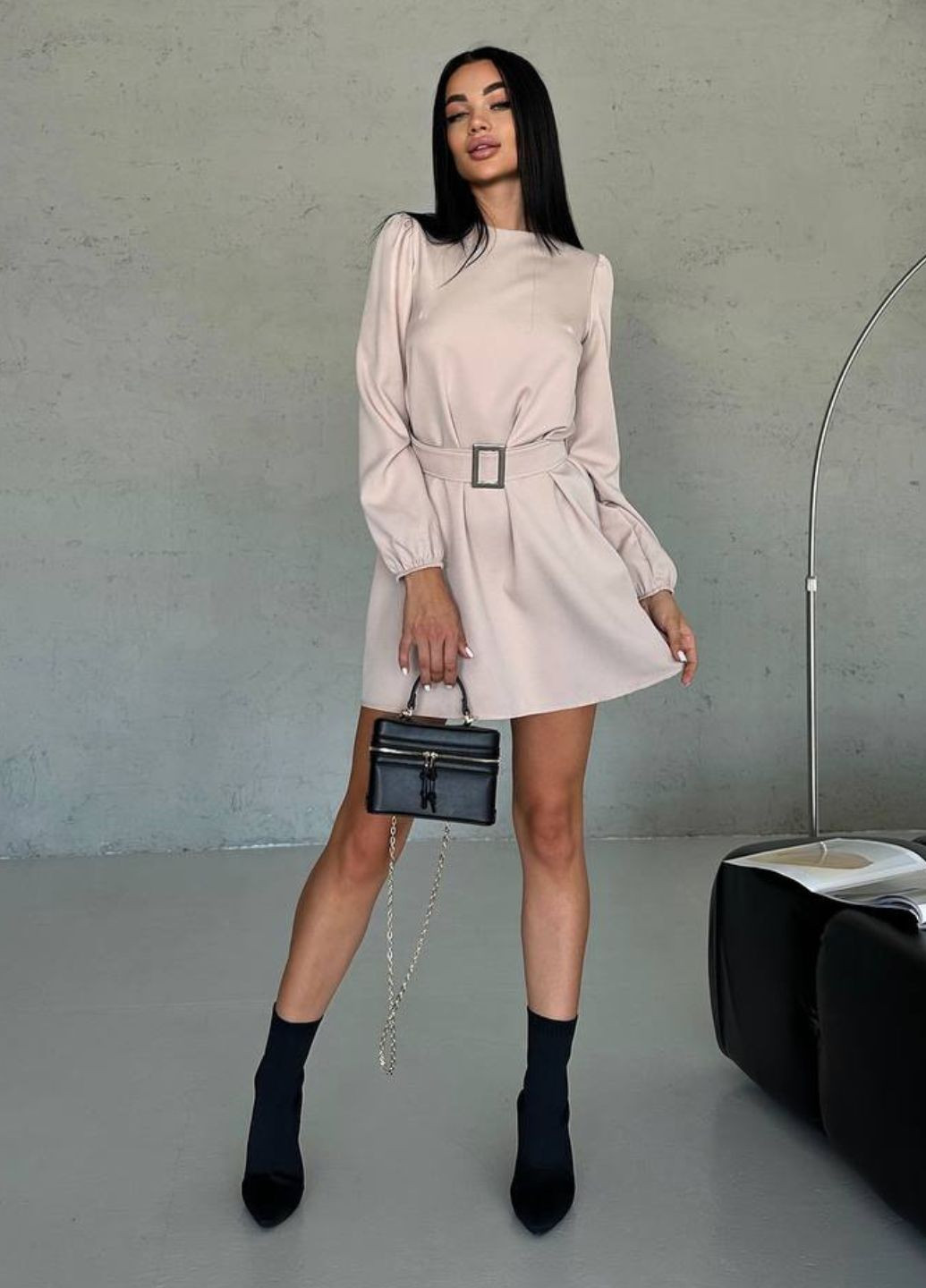 Бежевое вечернее базовое платье с поясом в комплекте а-силуэт Україна однотонное