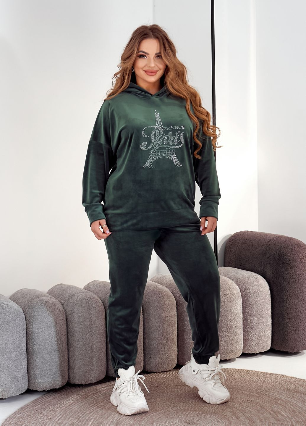 Спортивний костюм жіночий оверсайз з велюру зі стразами (худі + штани) No Brand (362590032)