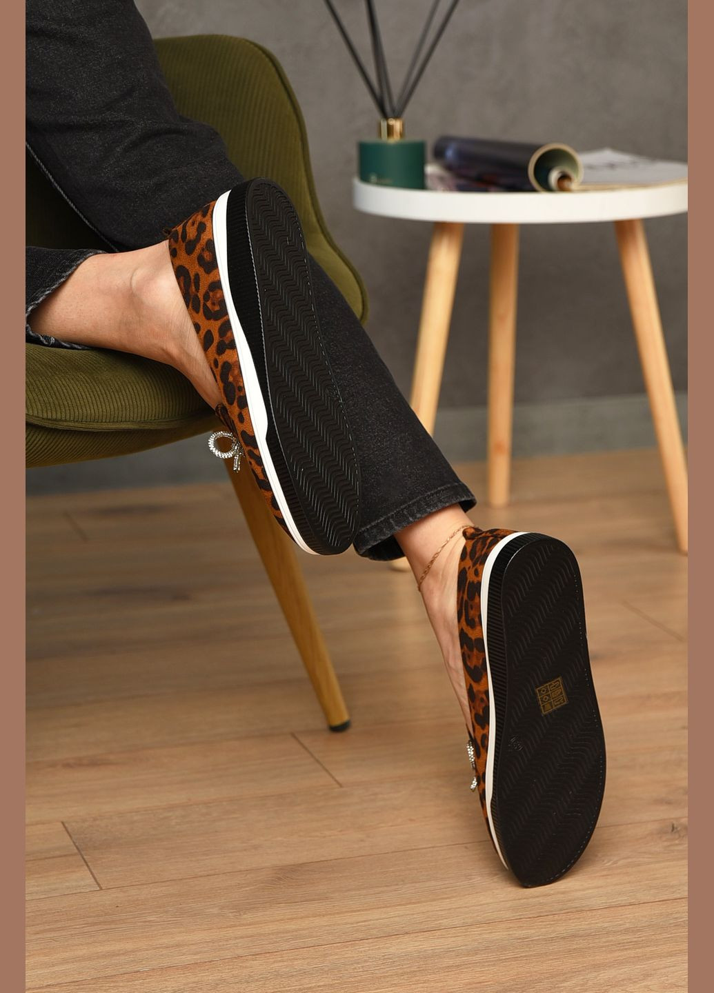 Let's Shop Туфли-лоферы женские коричневого цвета лоферы коричневый з искусственная замша, украина — демисезон (345569425)