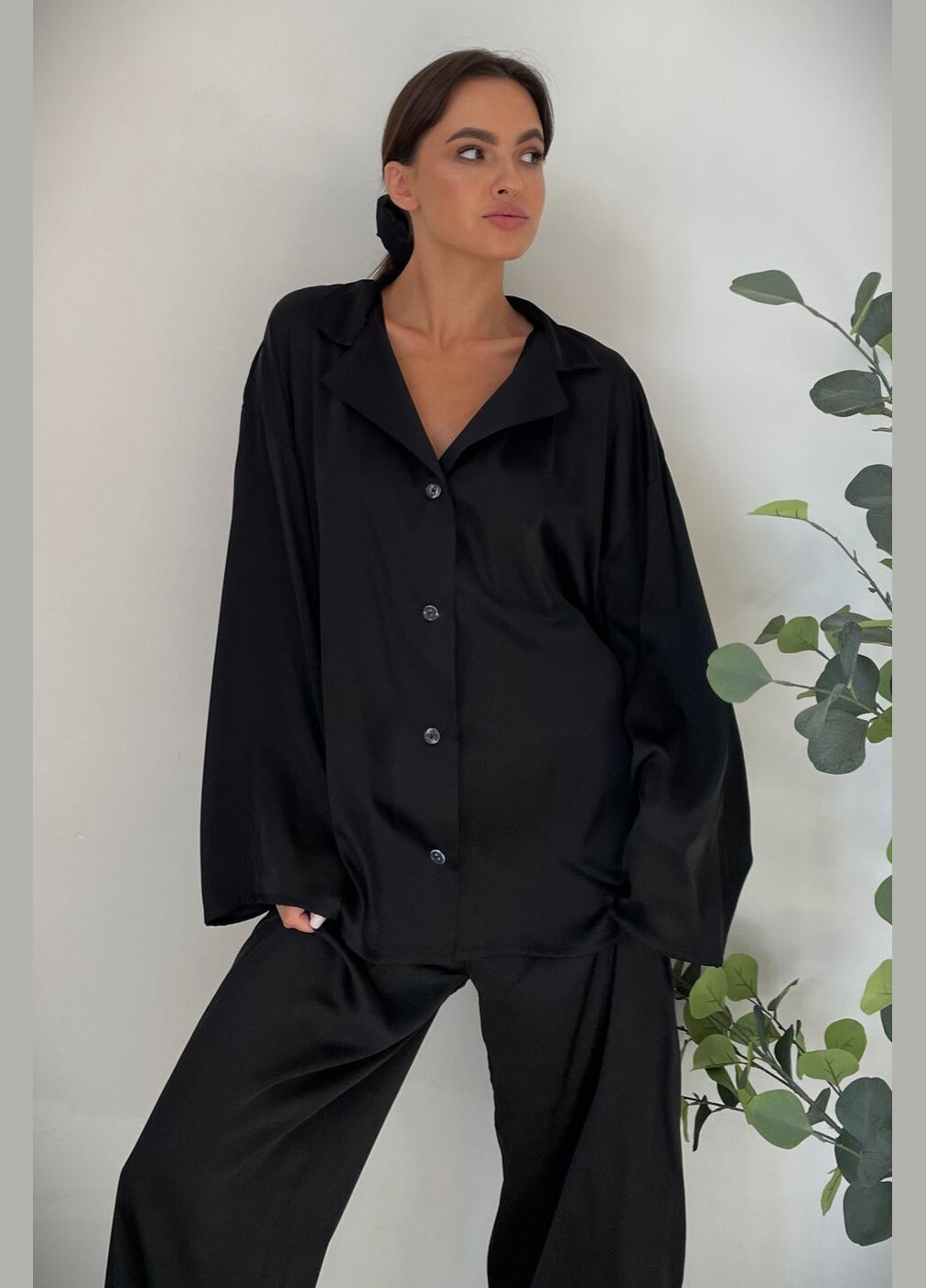Черная всесезон пижама шелковая женская "объятия" рубашка + брюки Without