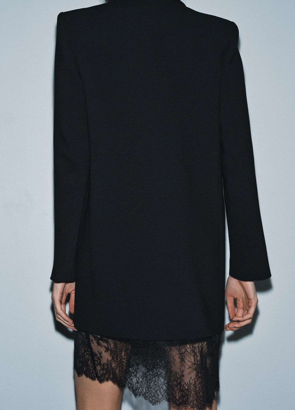 Черное платье Zara однотонное