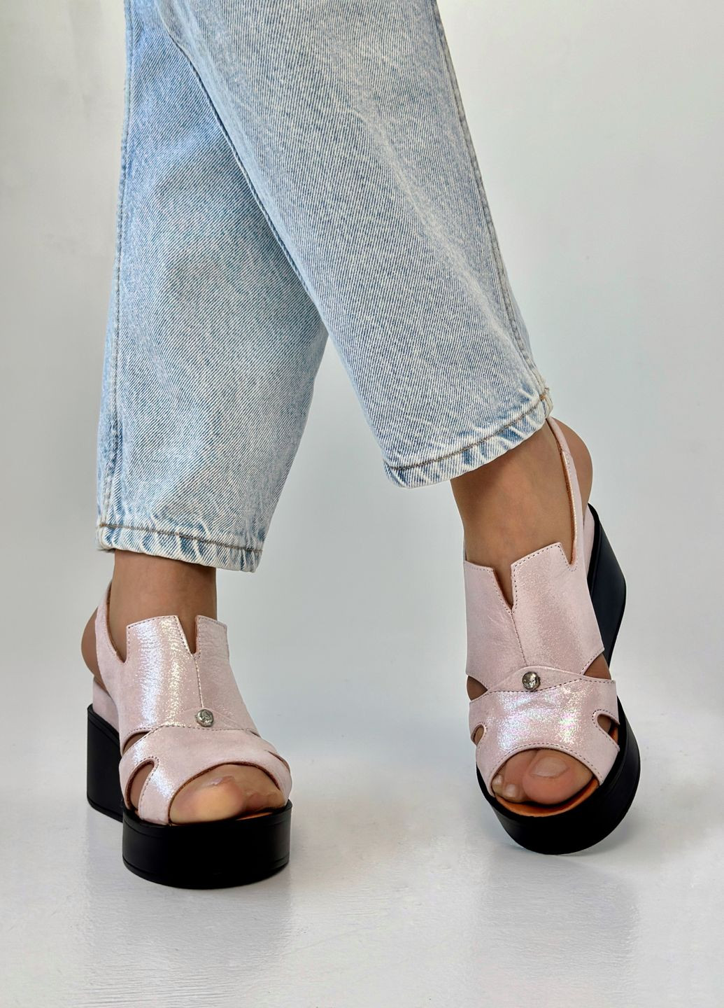 Пудровые босоножки женские с натуральной кожи Evromoda