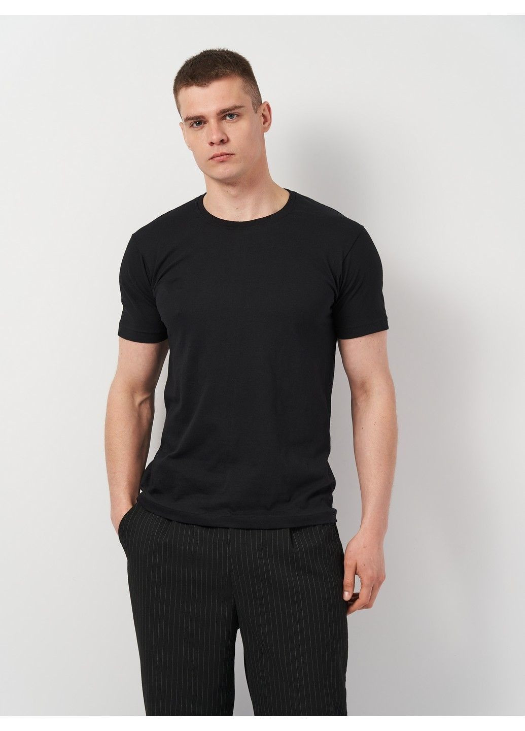 Черная футболка C&A