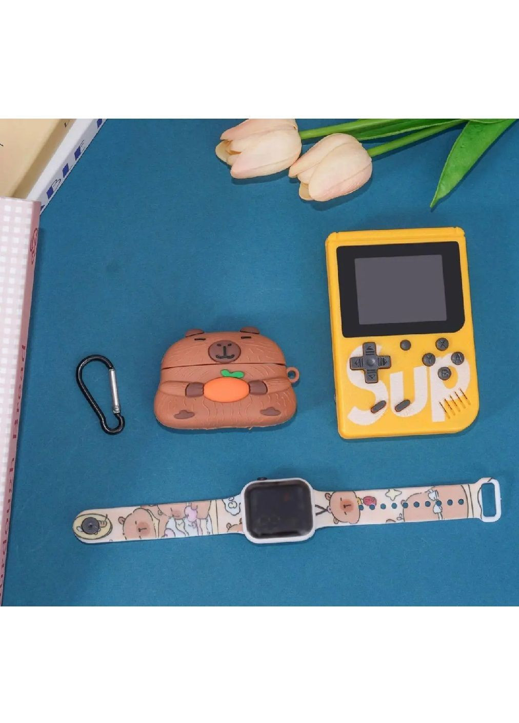 Комплект детский с беспроводными наушниками TWS в чехле часами игровой ретро консолью Денди 8 бит (482244-Prob) Капибара Unbranded (372503876)