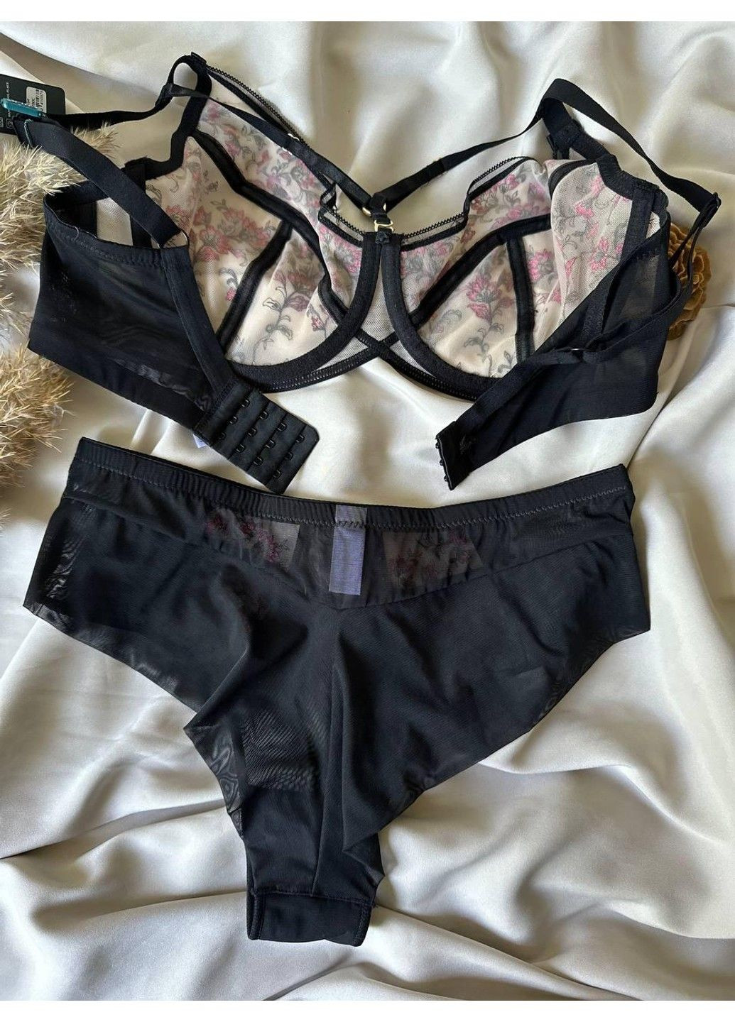 Чорний комплект бюстгальтер + трусики бразиліани 383 чорний CHLX