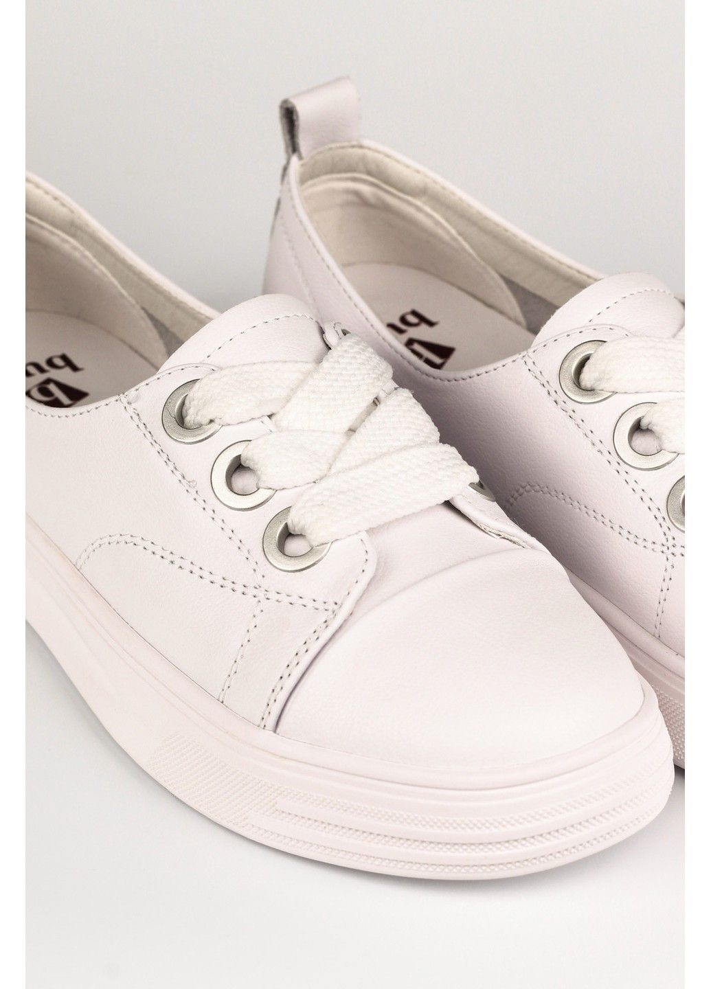 Білі осінні жіночі кросівки 1100033 Buts