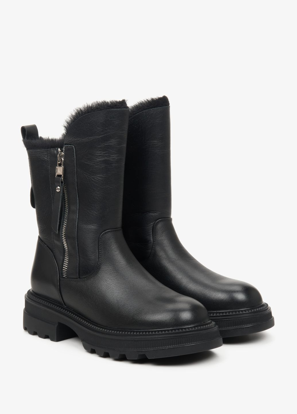 Зимние ботинки, цвет черный Estro