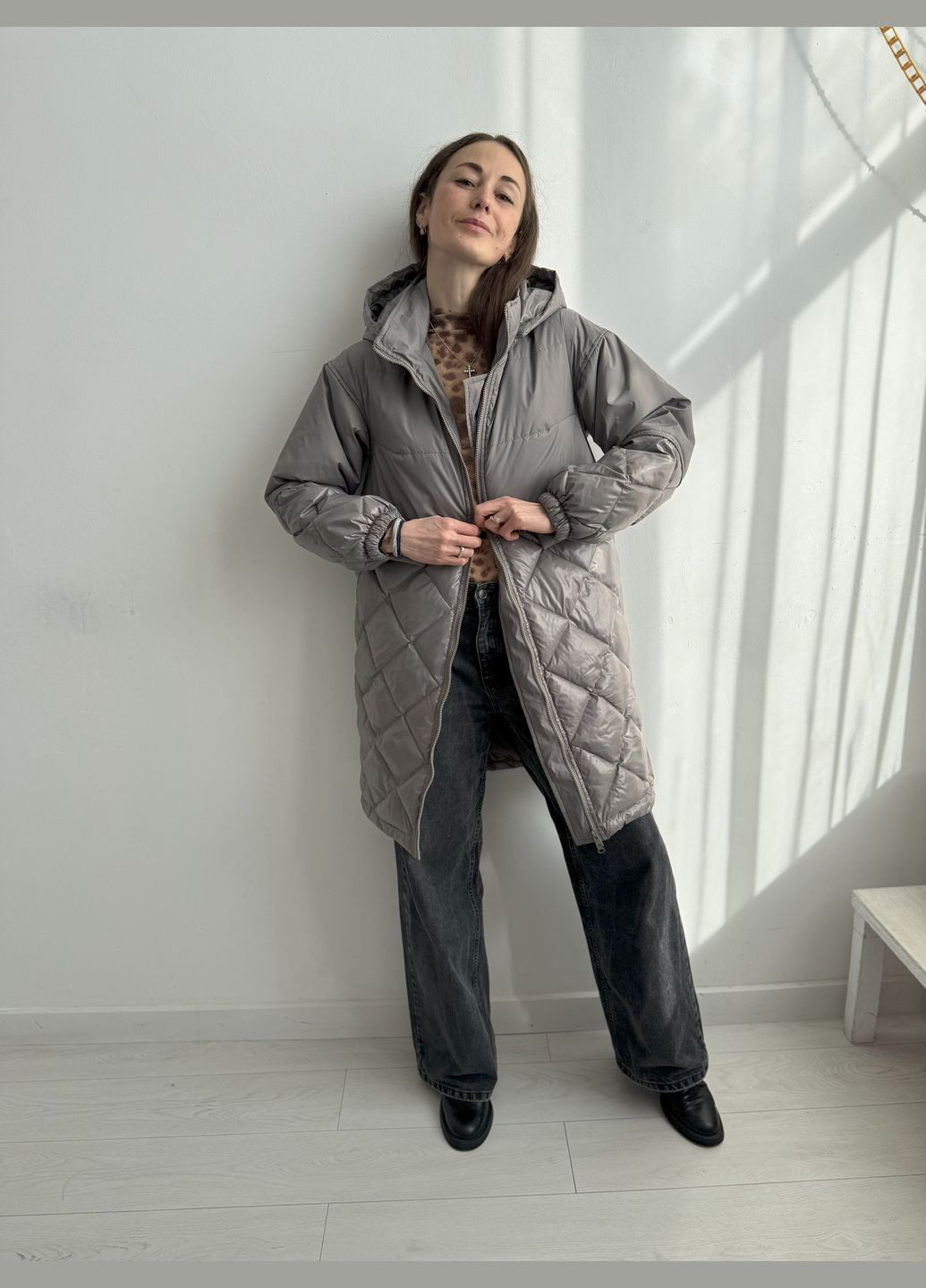 Сіра демісезонна куртка жіноча демісезонна поллі cірий (кдм-93-cер ) Sifurs