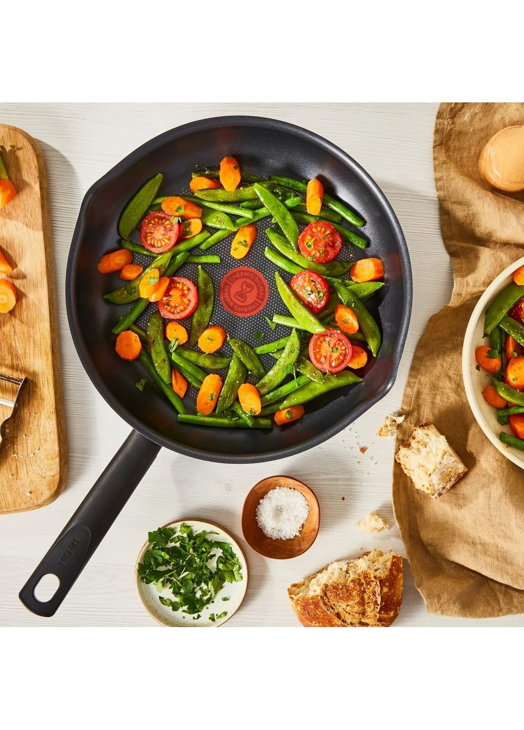 Сковорода с крышкой Day by Day 20 см (B5580223UA) Tefal (351855567)