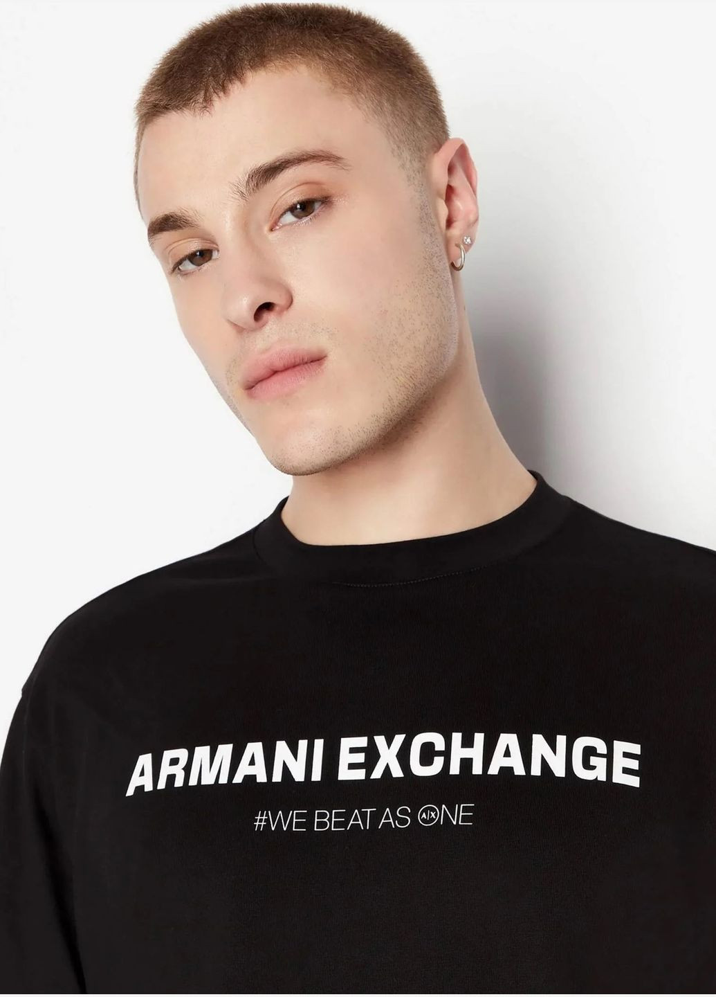 Черная футболка мужская Armani Exchange We Beat As One