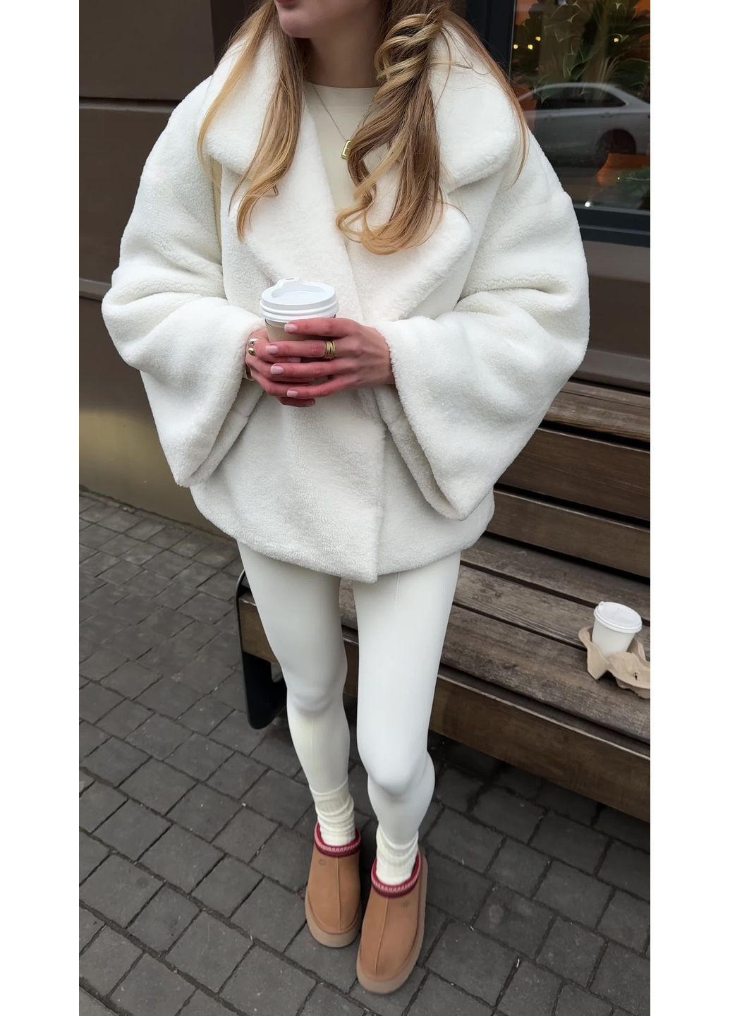 Шуба хутряна жіноча біла One Size No Brand (369502142)