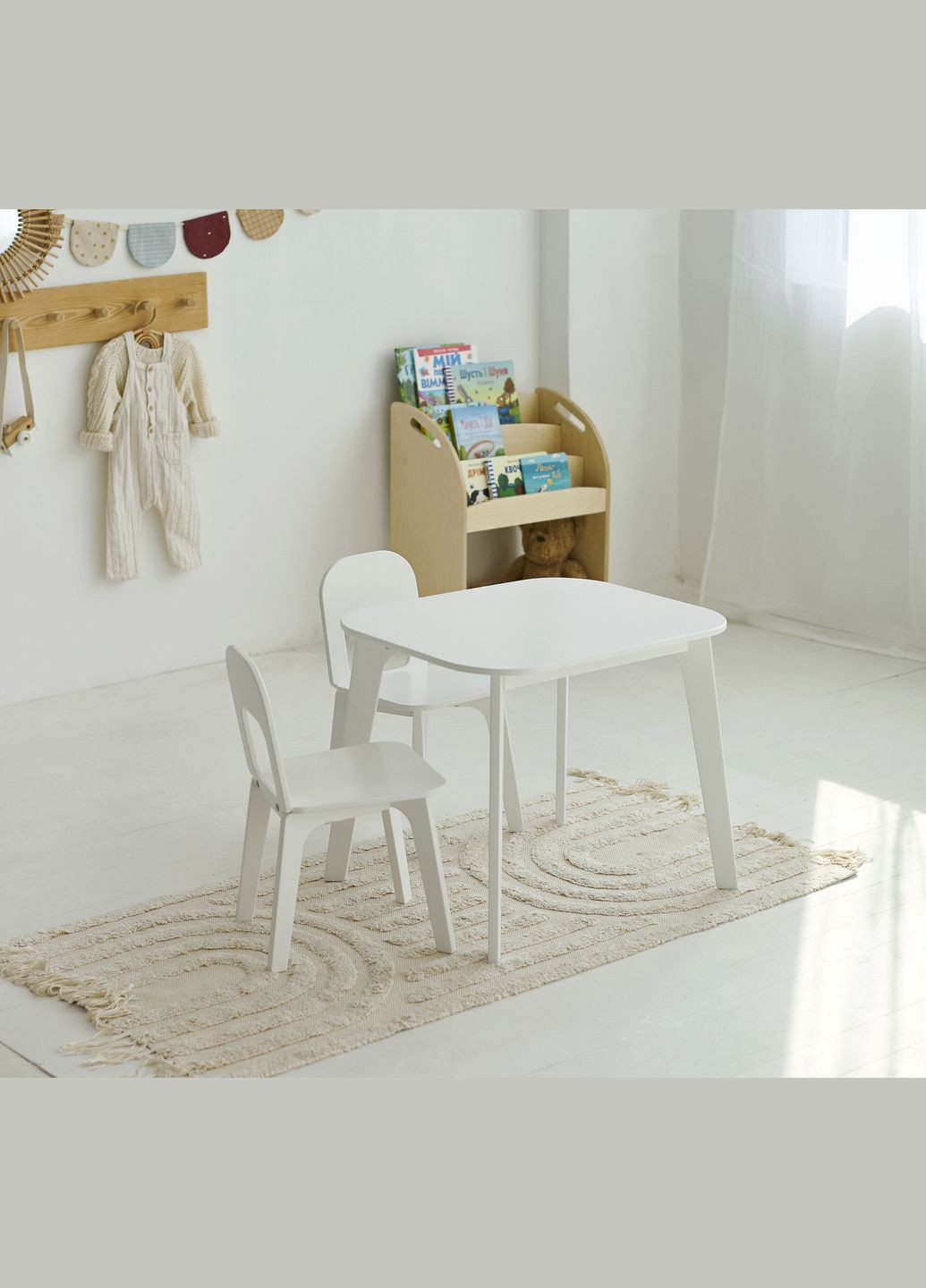 Дитячий столик і два стільчика для дітей 4-7 років Білий Tatoy (292867416)