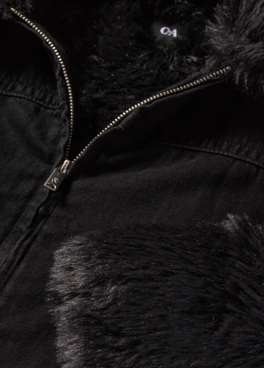 Чорна демісезонна куртка C&A
