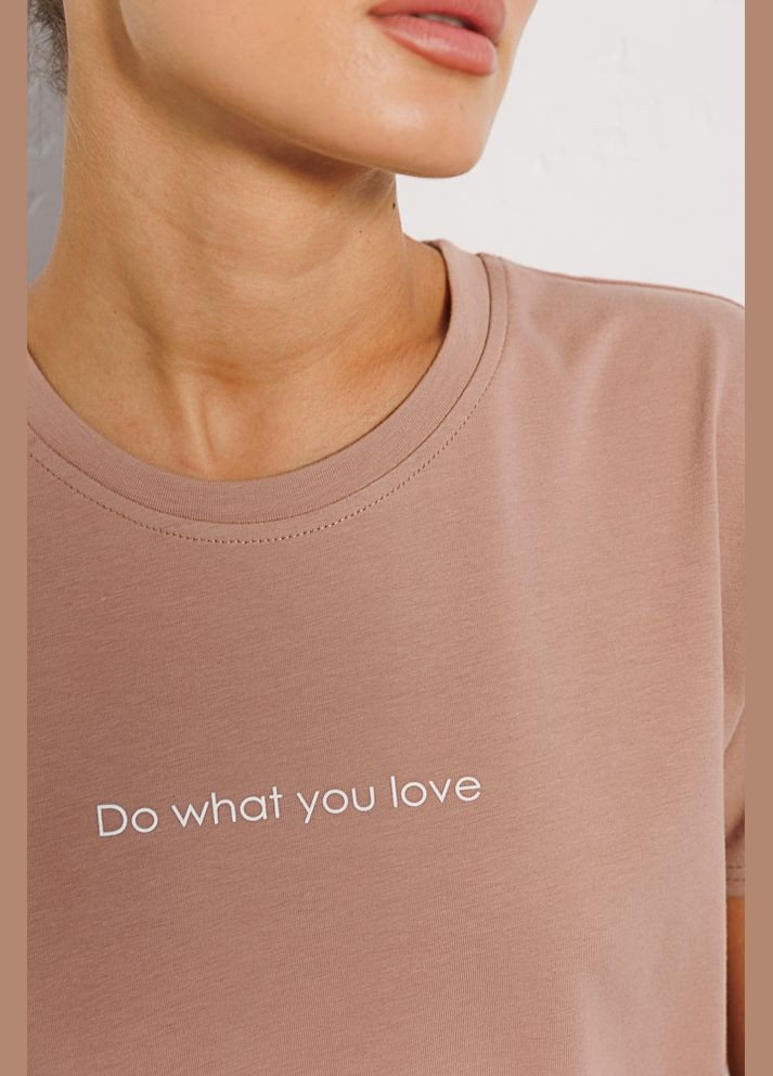 Бежевая женская футболка с надписью do what you love темно-бежевая Arjen