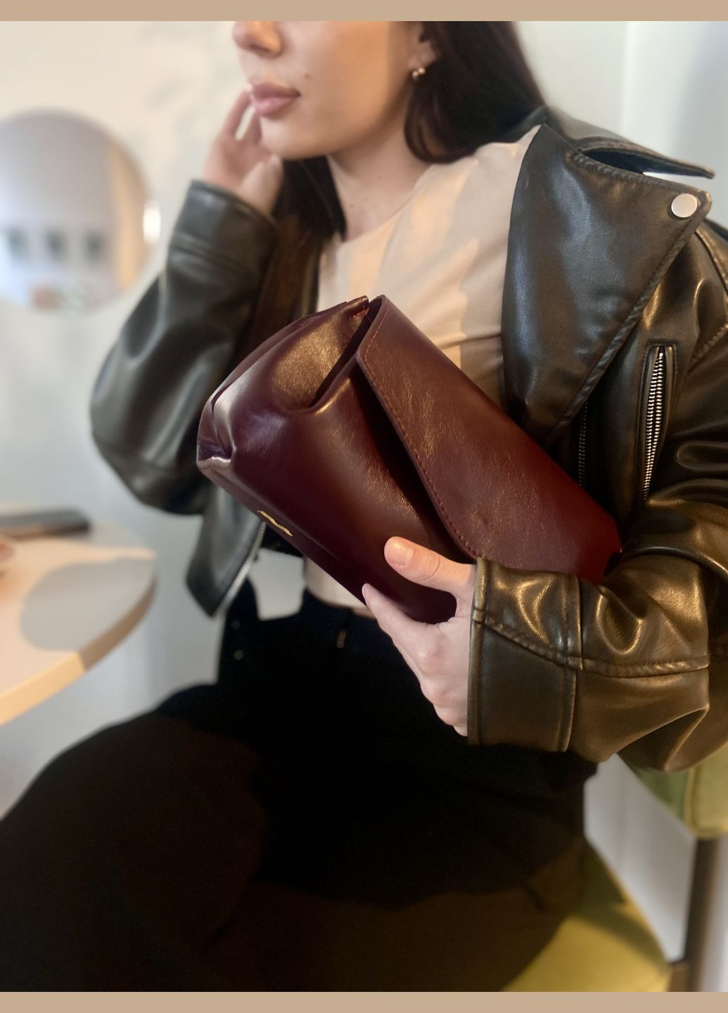 Сумка багет каркасна широкий ремінь шкіряна середня біла 1757 9181 ARTiS Bags Сумка (328082991)