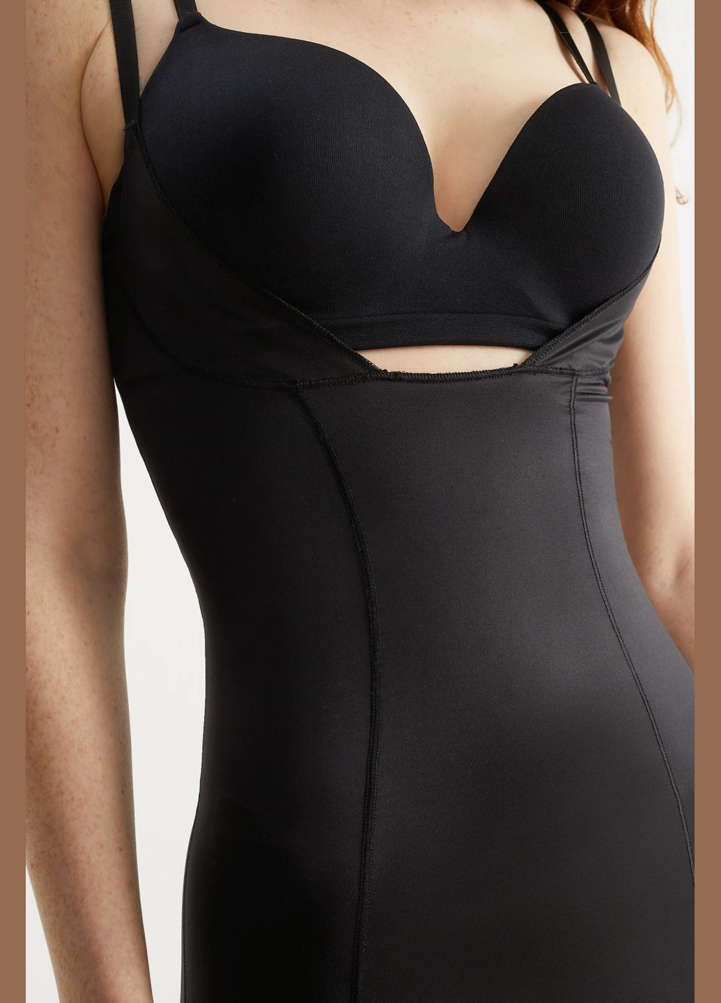 Черное кэжуал корректируюещее платье C&A однотонное