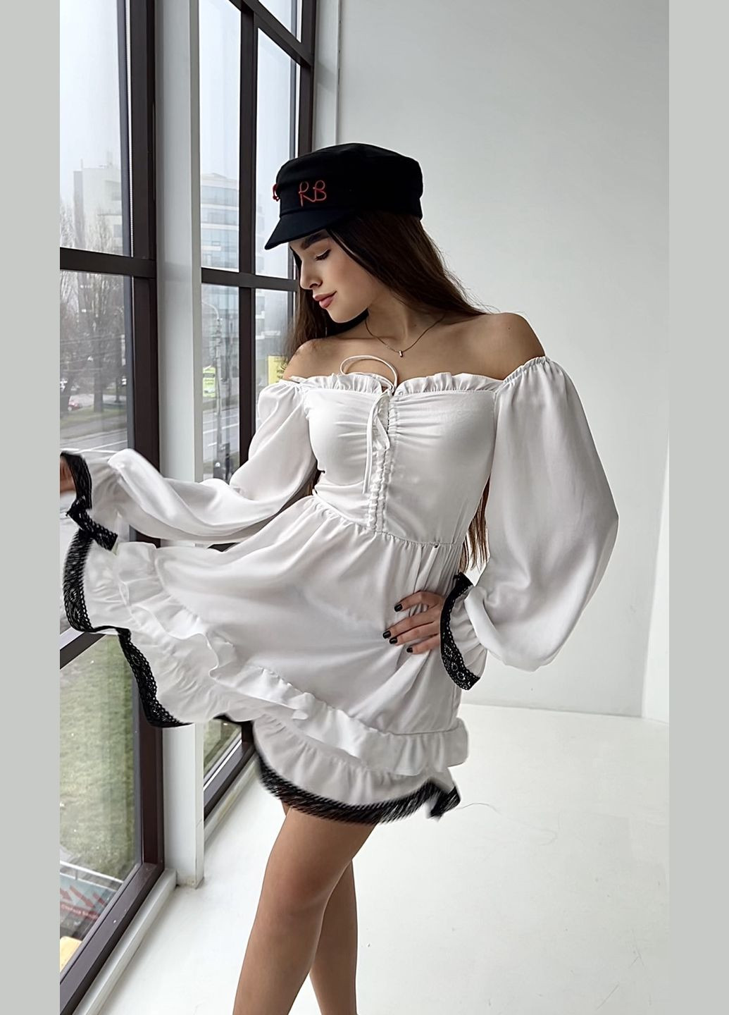 Біла підліткова сукня для дівчинки біла 127187 No Brand (315687367)