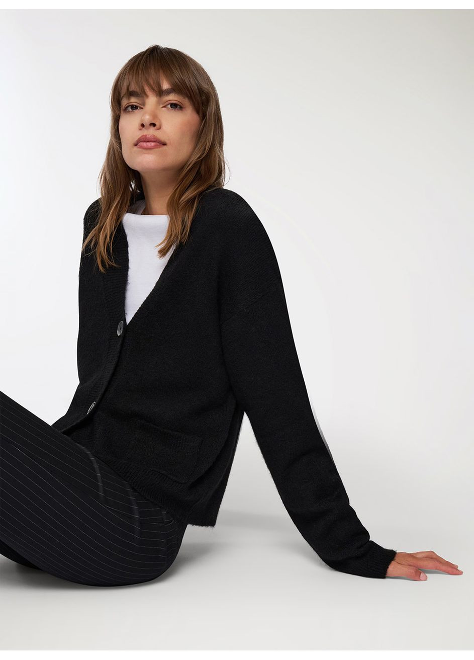 Черный зимний кардиган Terranova