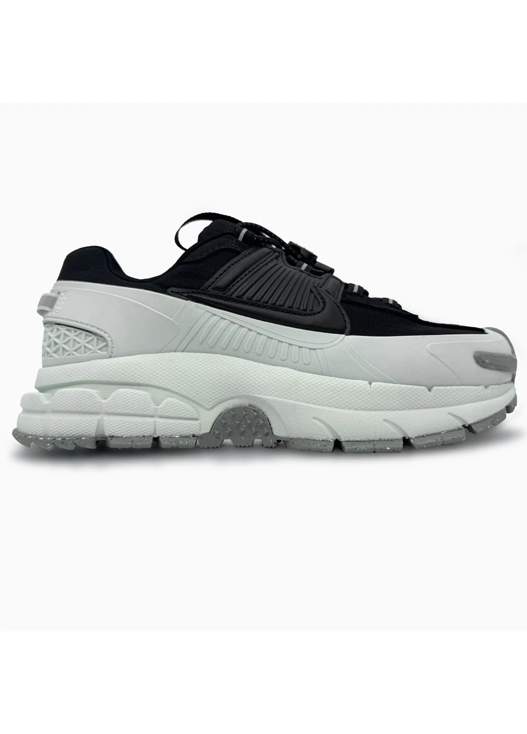 КРОСІВКИ ЖІНОЧІ NIKE ZOOM VOMERO ROAM WHITE/BLACK НАЙК ВОМЕРО РОАМ БІЛІ No Brand білі демісезони (392009938)