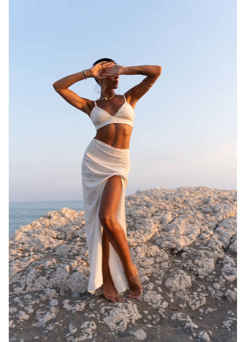 Комплект жіночий на літо льон топ + спідниця з квітками CUBA молочний Handy Wear (298050963)