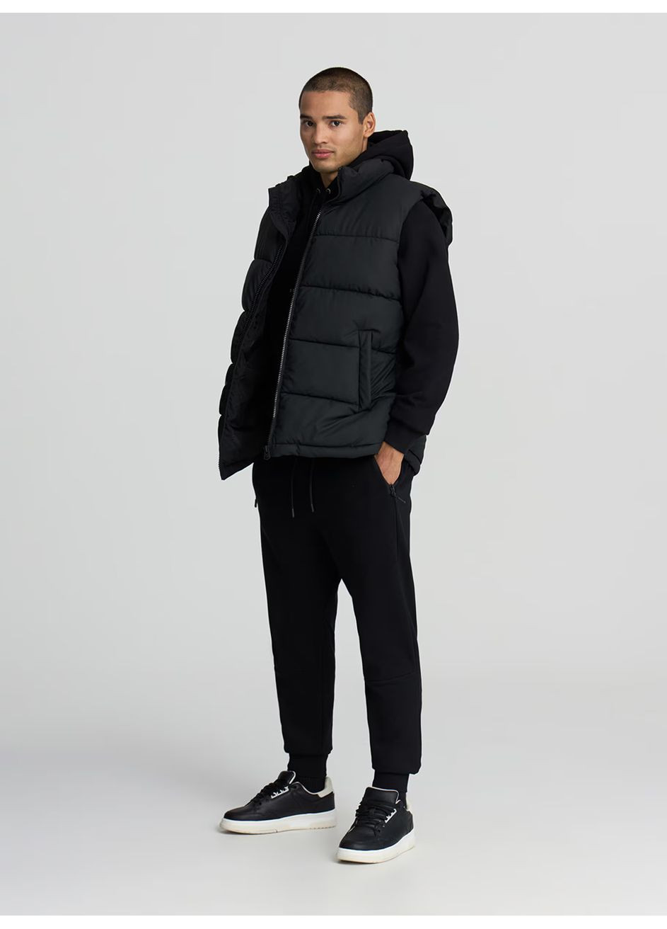 Черная демисезонная куртка муж Terranova