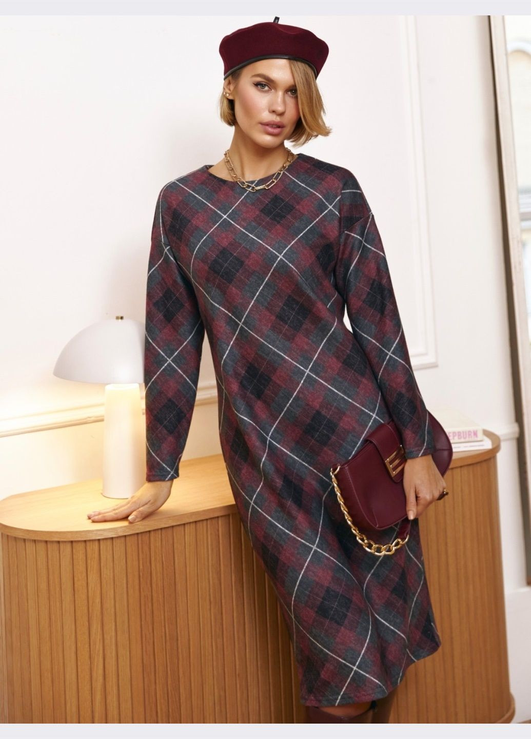 Бордовое кэжуал платье-миди в бордовую клетку Dressa в клетку