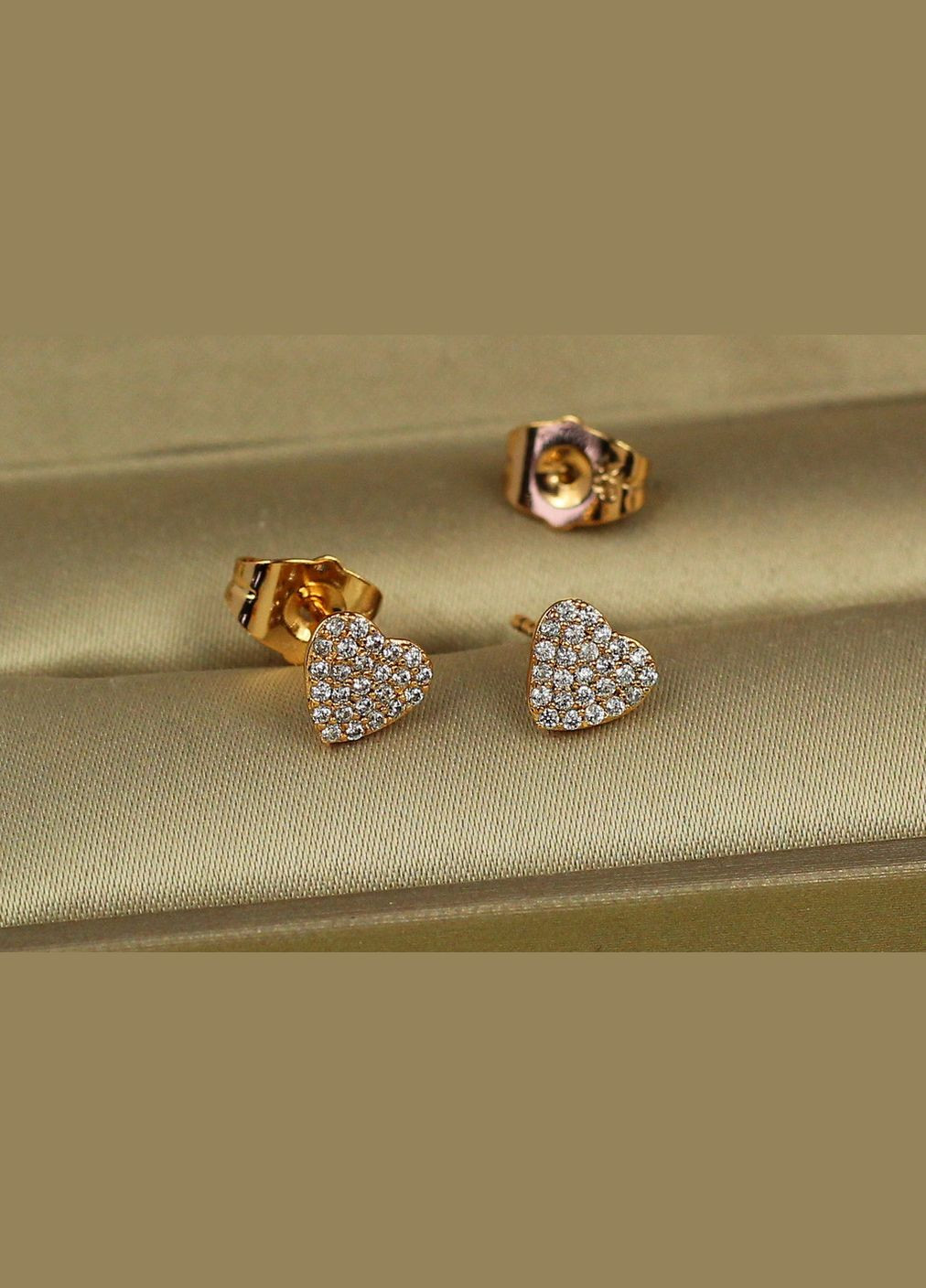 Серьги гвоздики плоское сердце из камней 6 мм золотистые. Xuping Jewelry (316434111)