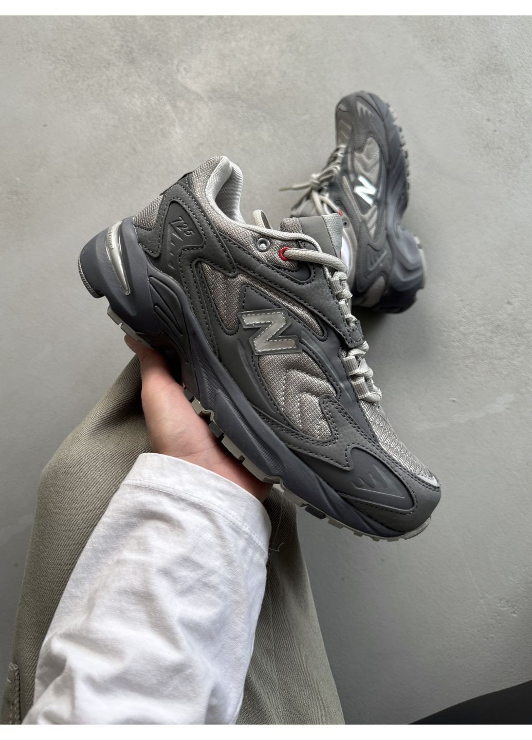 КРОССОВКИ ЖЕНСКИЕ NEW BALANCE 725 GREY / BLACK НЬЮ БЕЛАНС 725 No Brand серые демисезоны (369392314)