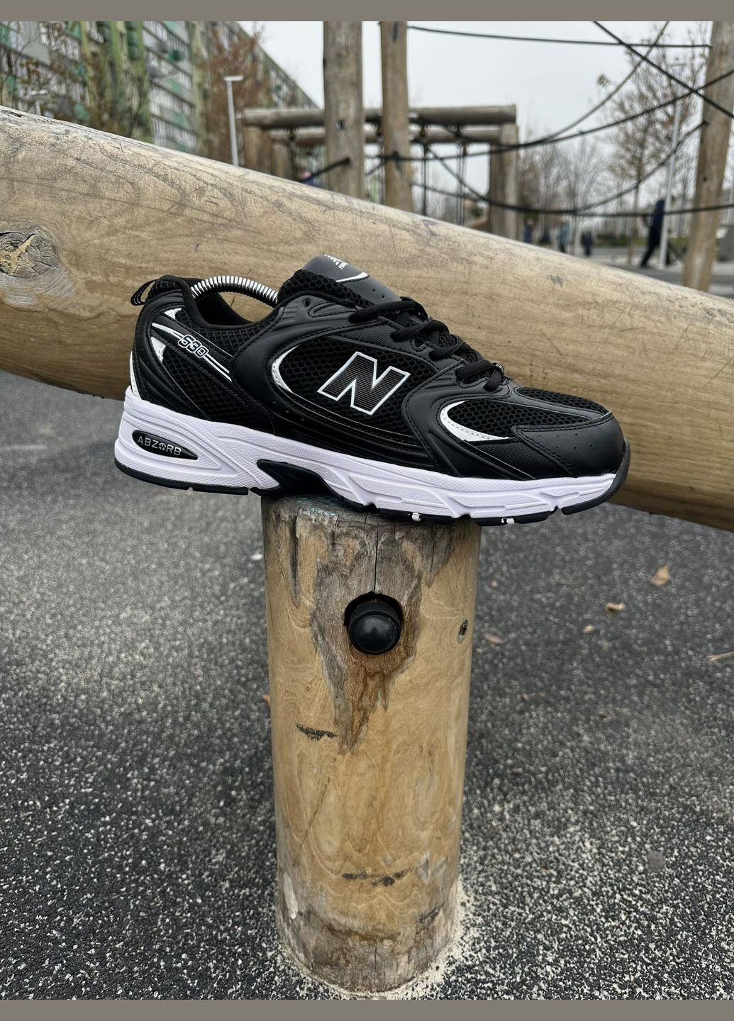 Черно-белые зимние стильные кроссовки с мехом No Brand