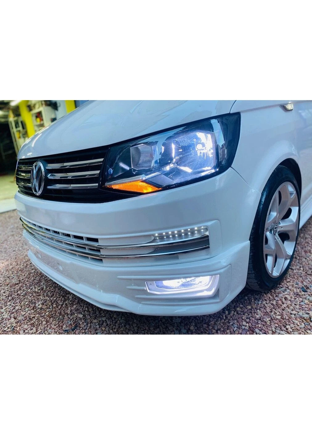 Накладка на передний бампер Genis 2015-2018 (под покраску) для Volkswagen T6 гг Meliset (391765598)