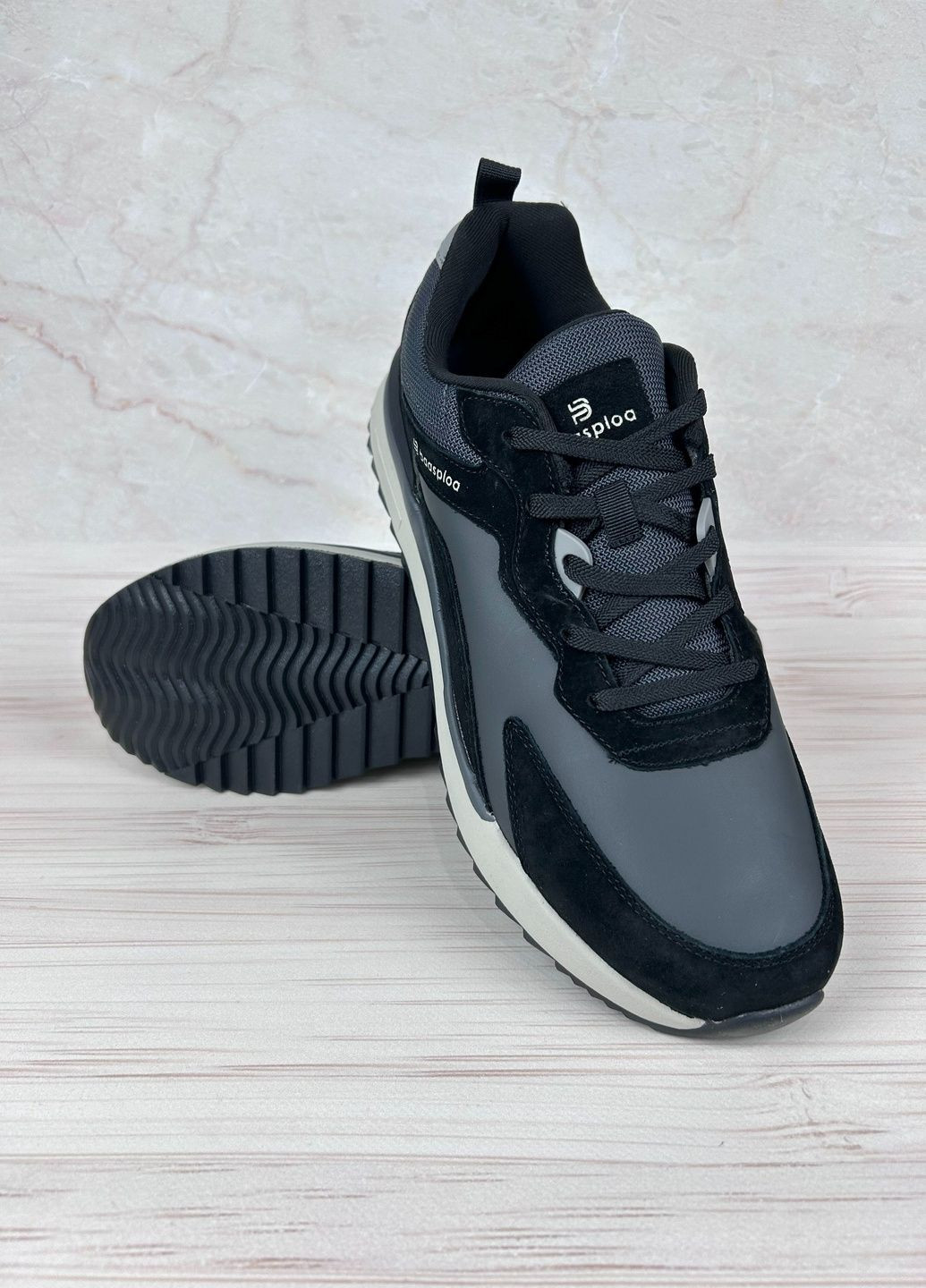 Черные демисезонные кроссовки из замши для мужчин Baas