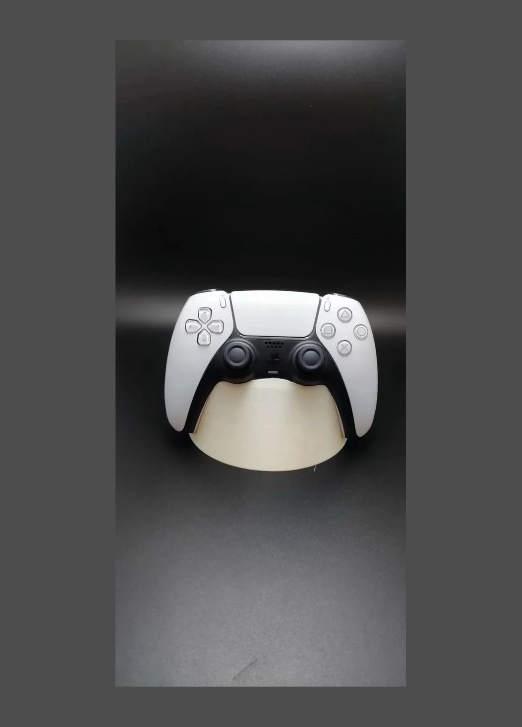 Подставка для контроллера DualSense PlayStation 5 белая No Brand (390659307)