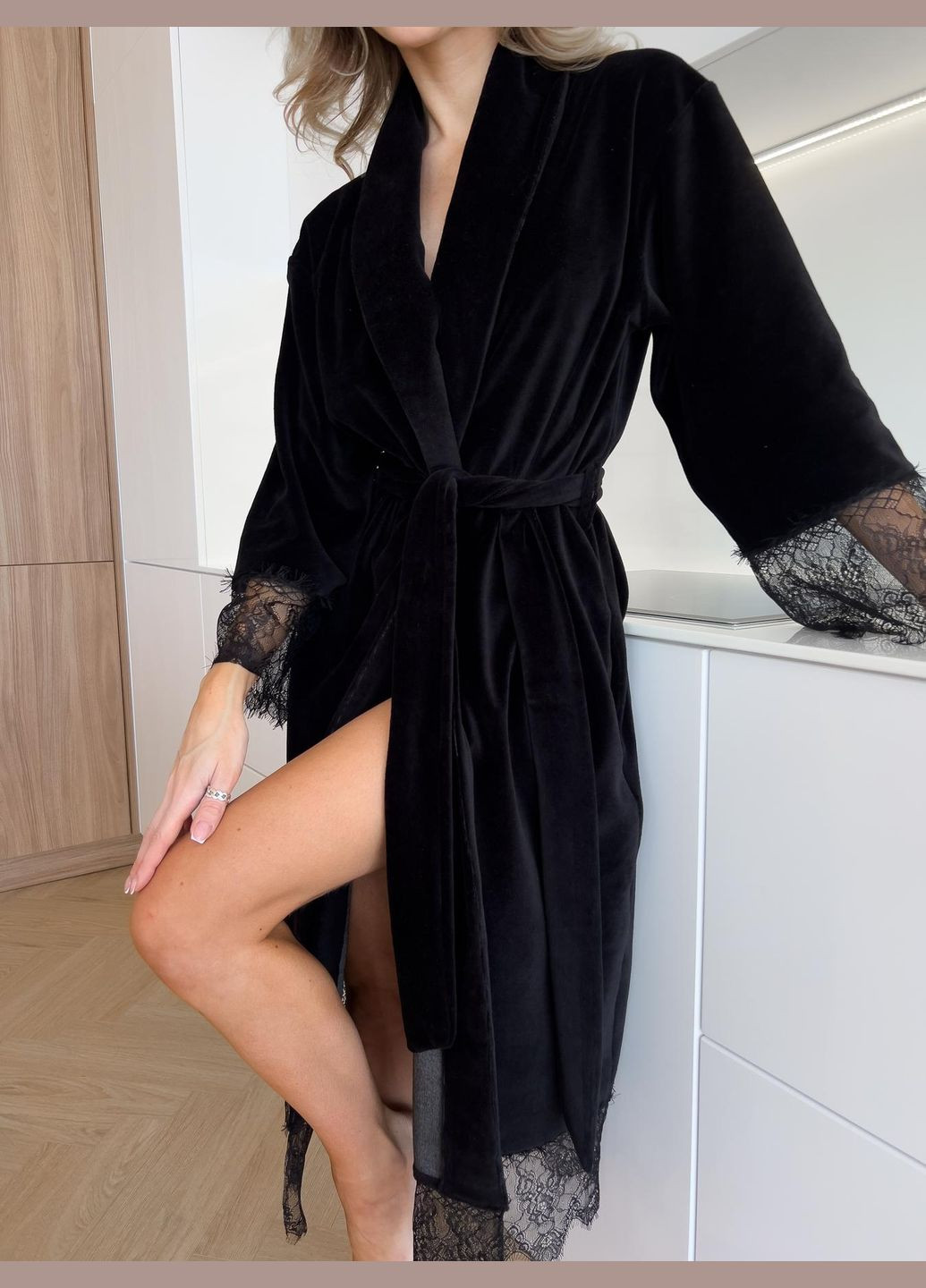 Велюровий жіночий халат з французьким мереживом Чорна перлина Vakko (281820365)