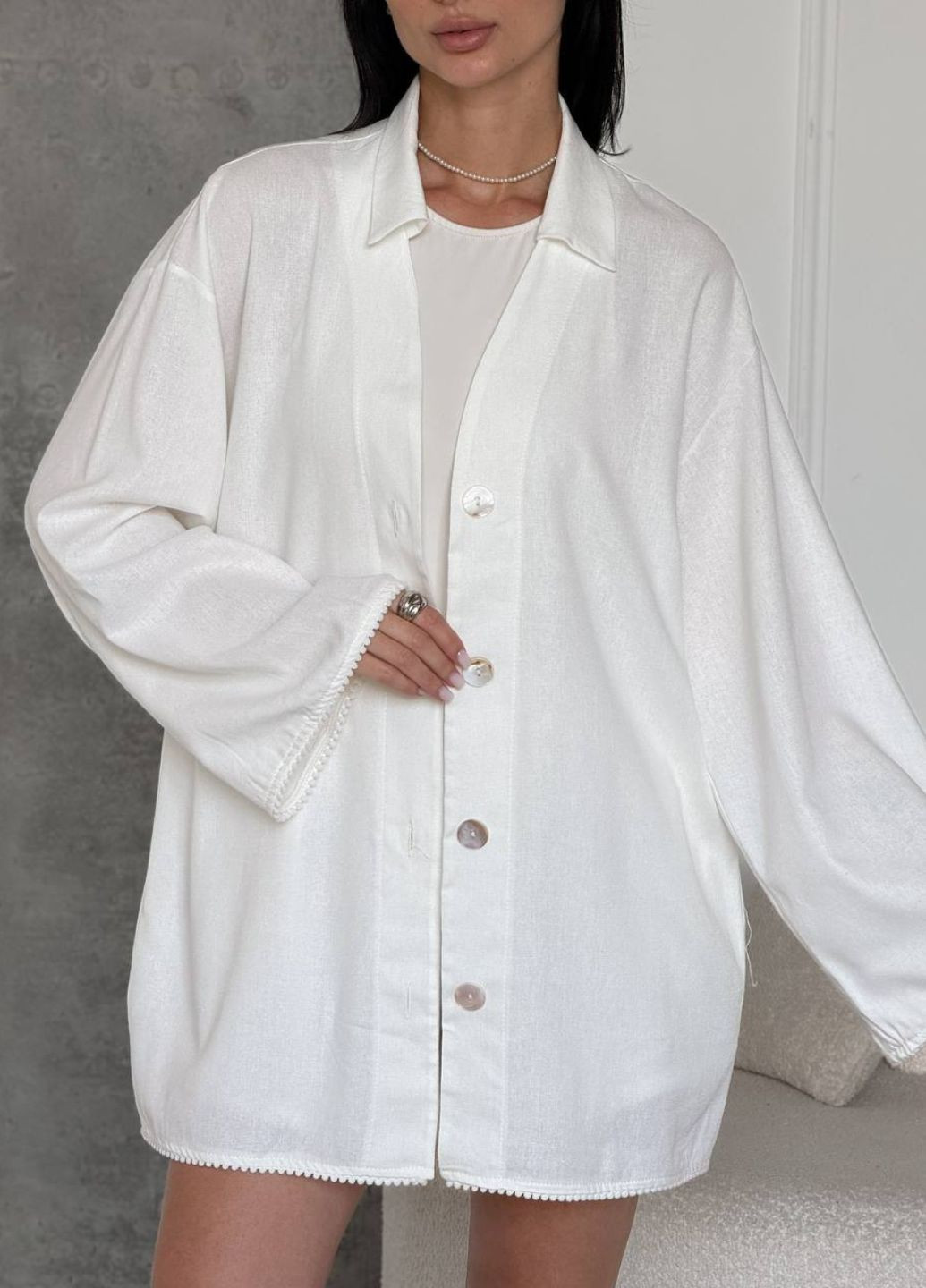 Изысканный легкий летний костюм двойка с украшением: оверсайз рубашка + шорты Tik-Tak (350607416)