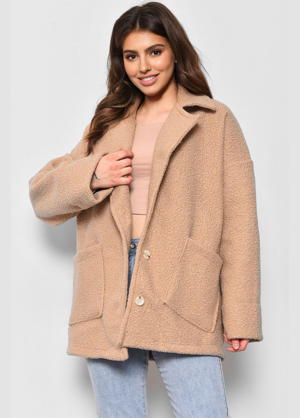 Бежеве демісезонне Пальто жіноче напівбатальне вкорочене бежевого кольору Let's Shop