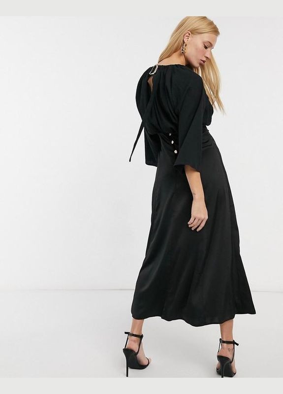 Чорна сукня мідаксі з пряжкою Asos