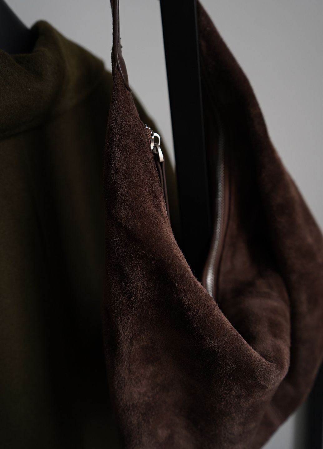 Стильная замшевая сумка-хобо из натуральной кожи One (368791444)