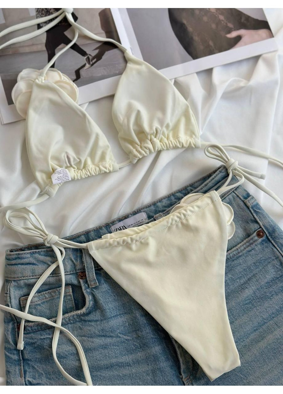 Білий літній жіночий молочний купальник з об’ємною трояндою / жіночий роздільний купальник молочний з 3d квіткою / жіночий купальник бікіні No Brand