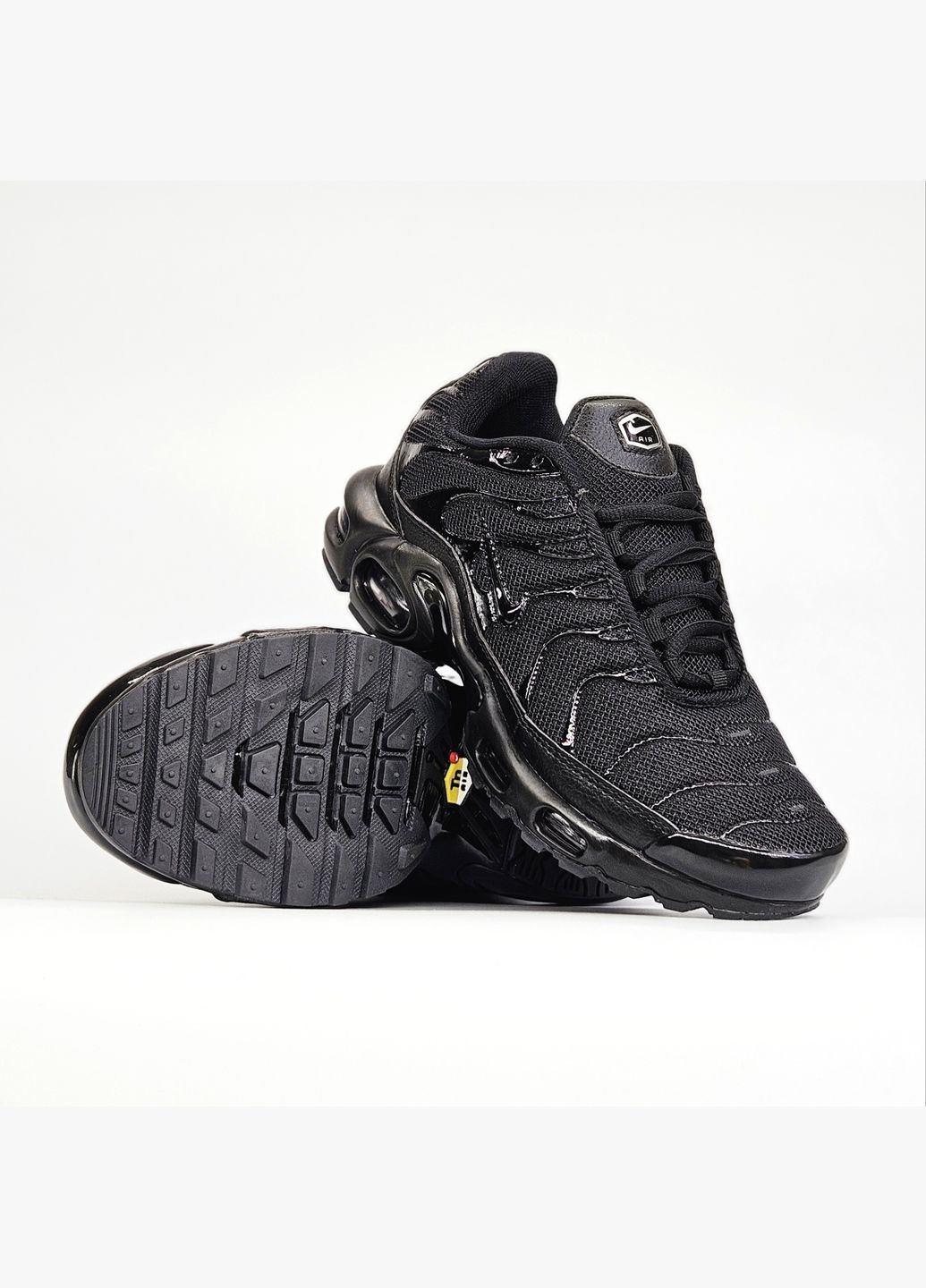 Черные демисезонные кроссовки мужские и женские Nike air max Tn plus black | Найк аір макс Тн плюс