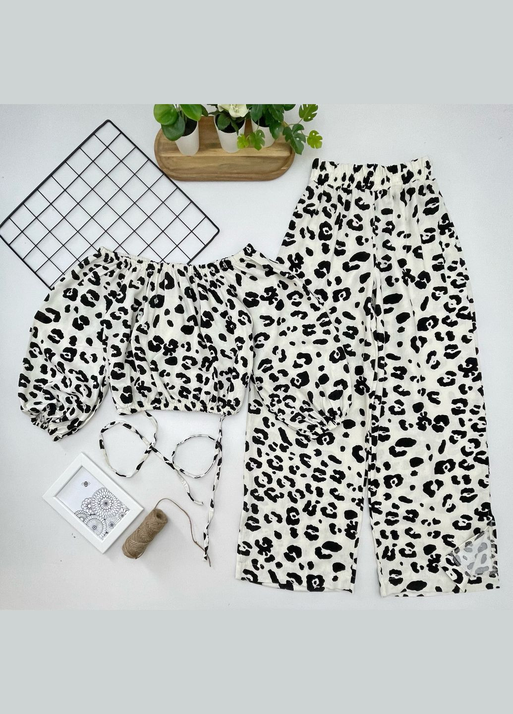 Белый летний костюм детский летний с кюлотами No Brand