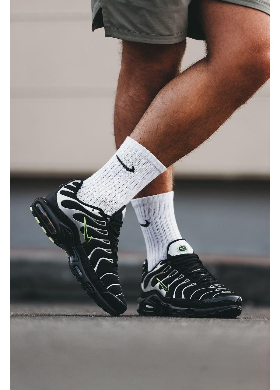 Серые демисезонные кроссовки мужские nike air max tn plus black green найк аир макс тн плюс No Brand