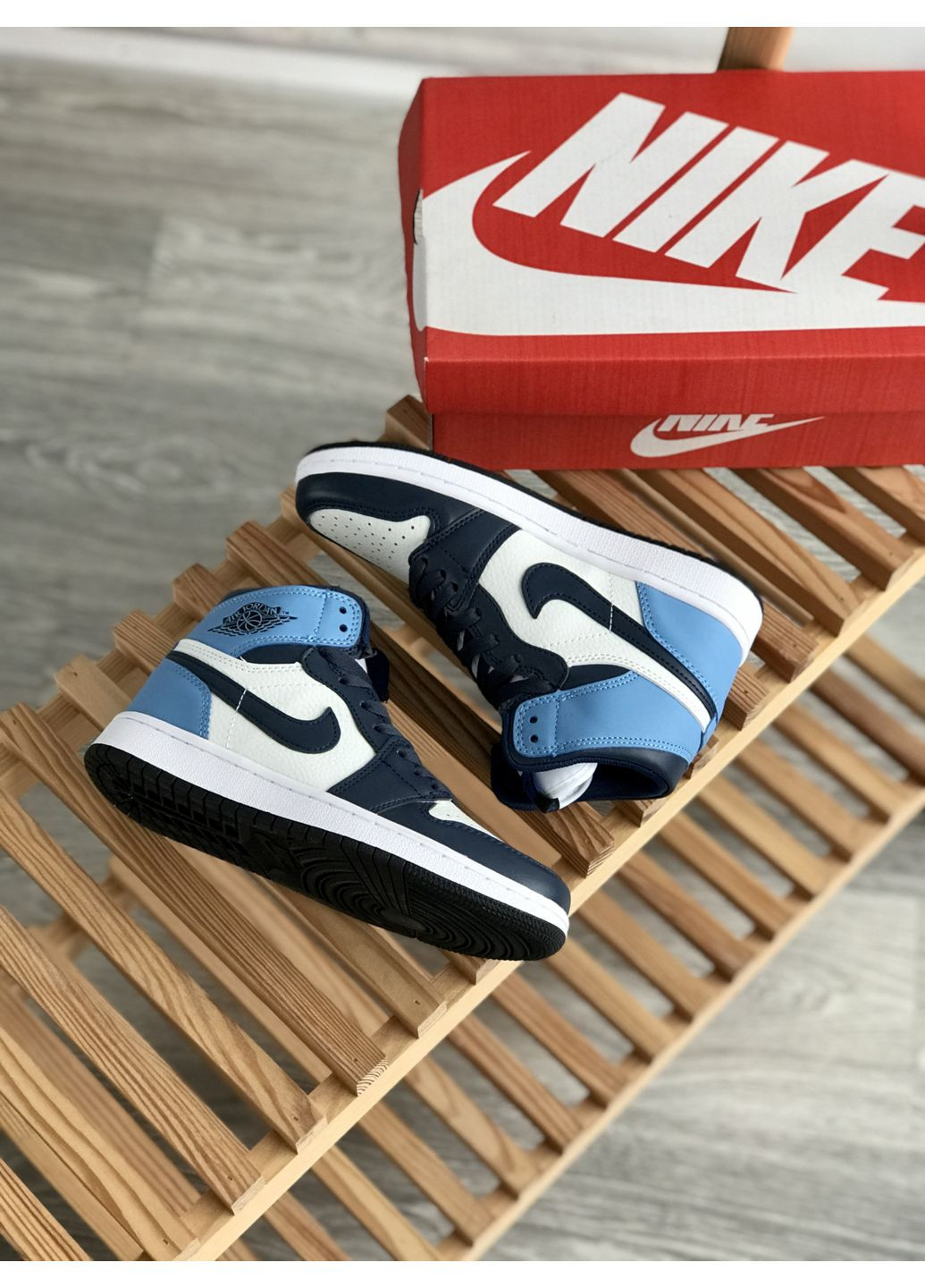 Синій Осінні кросівки чоловічі і жіночі nike air jordan 1 retro high patent blue toe| найк джордан 1 ретро сині No Brand